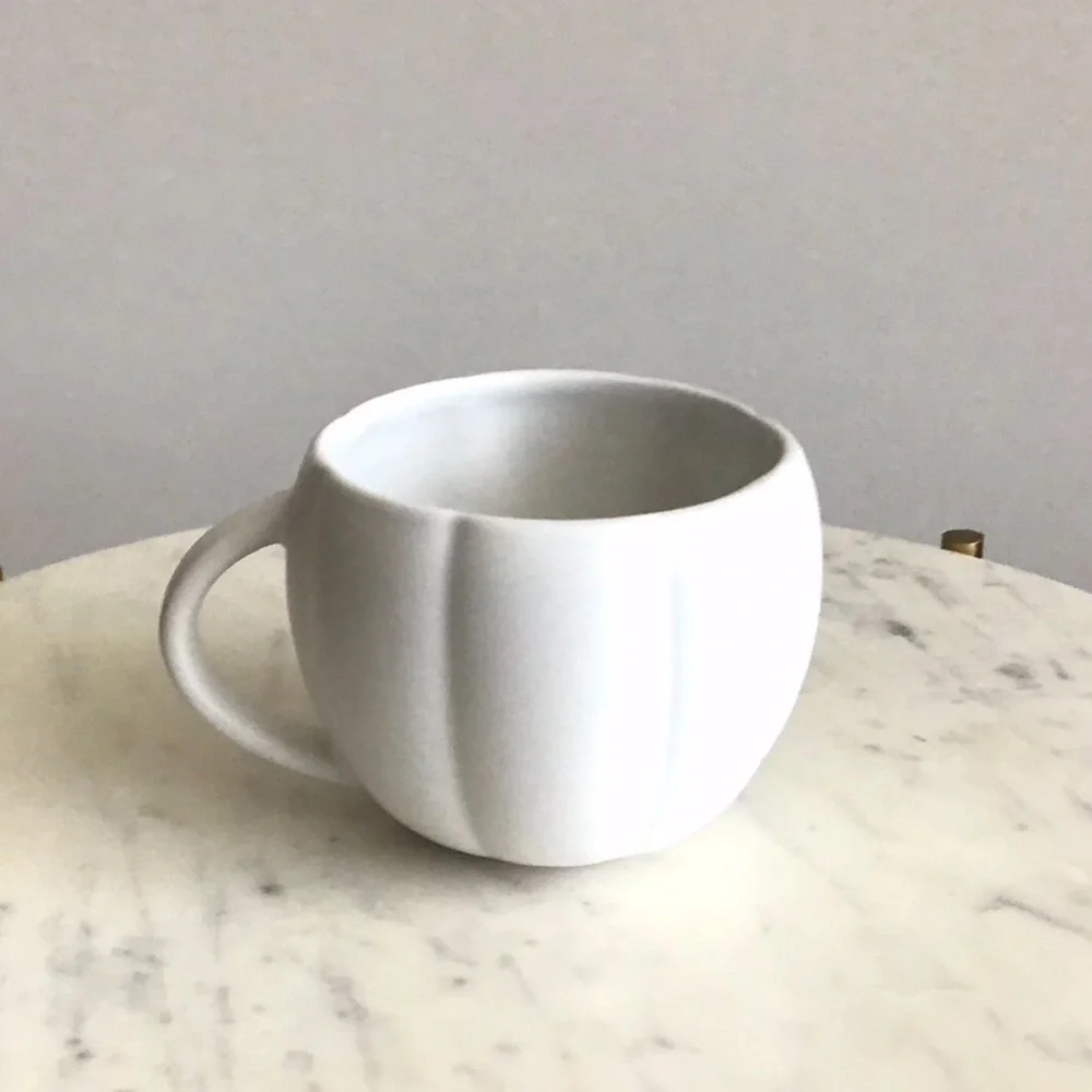 Pottery Barn Jack-O’-Lantern Mug Handpainted Stoneware Pumpkin NEW